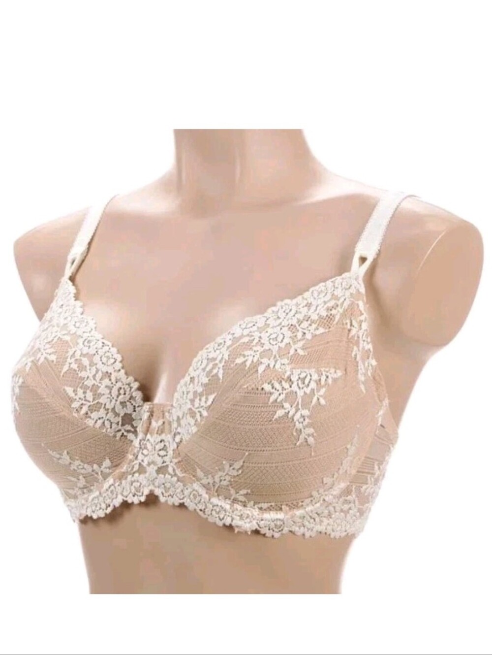 Wacoal 34D Bra Beige Embrace Lace Underwire Back Closure #65191